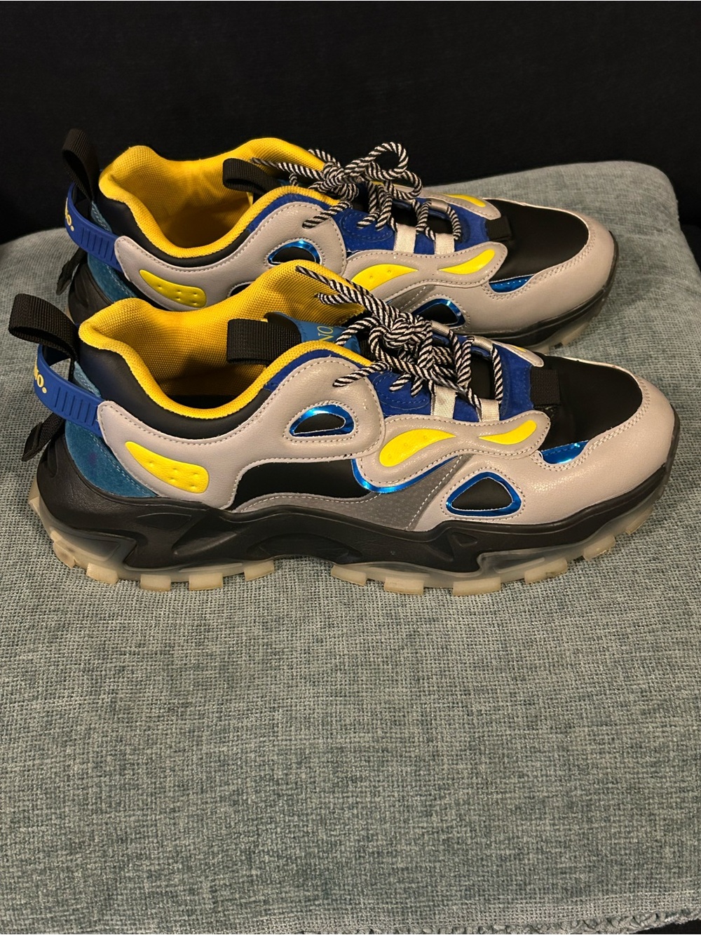 Mazino Oversized Track Shoes